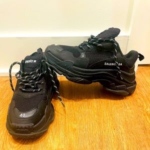 Balenciaga triple s bulk sneaker